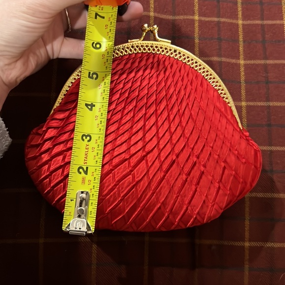 VINTAGE CLAIRES RED EVENING BAG - Picture 6 of 7